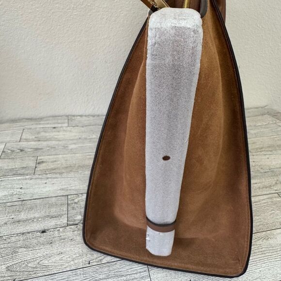 Michael Kors Avril Extra Large Tote NWT - Picture 4 of 13